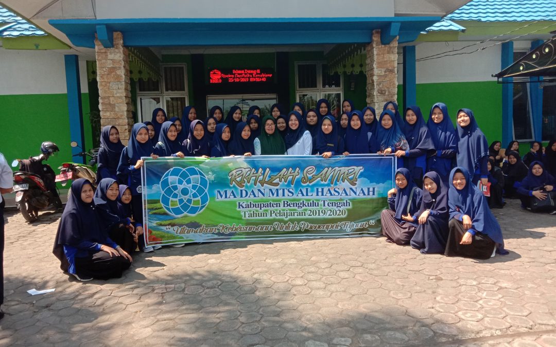Santriwati Ponpes Al Hasanah Rihlah ke 3 Tempat di Kepahyang