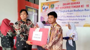 santri-MA-AlHasanah-juara-2-lomba-pidato